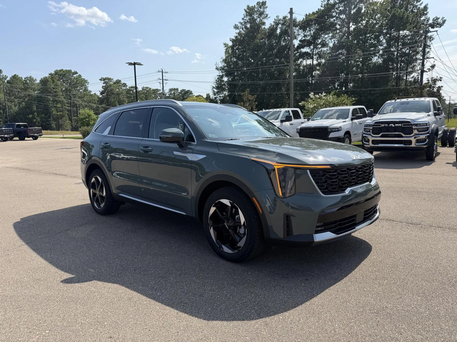 Used 2026 Cityscape Green Kia EX image 3