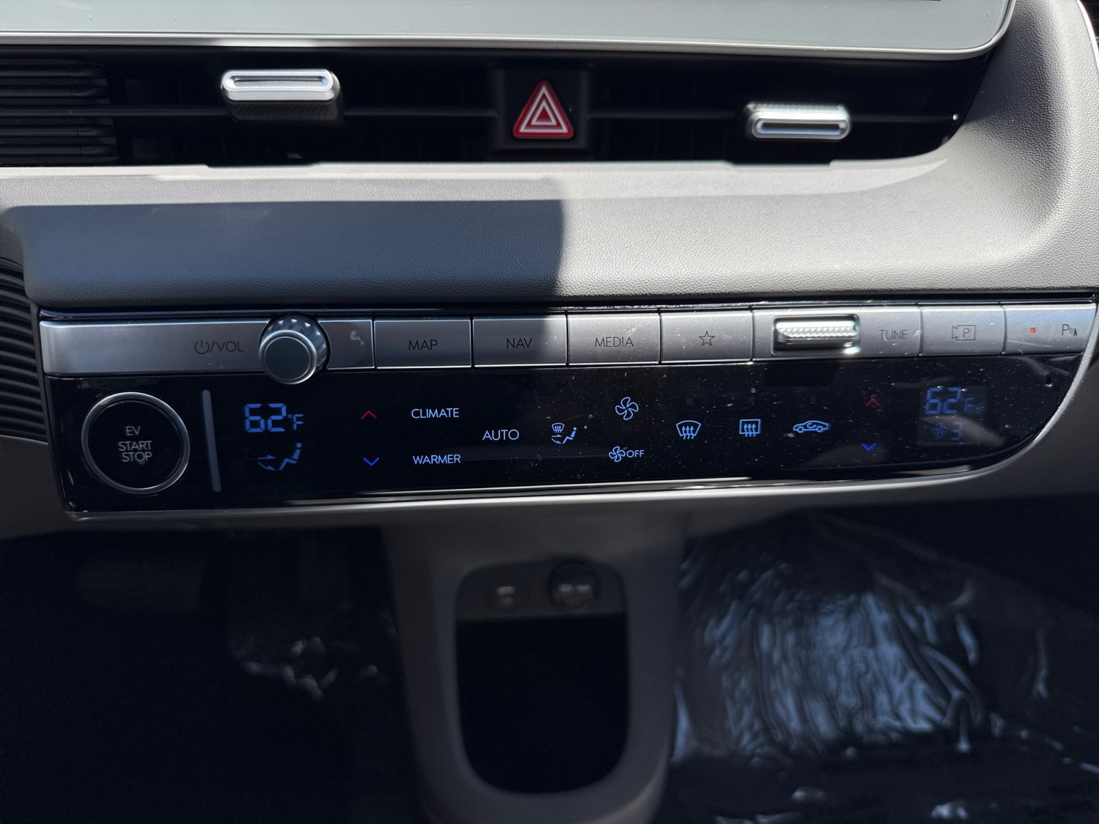 Certified Used 2024 Atlas White Hyundai SEL image 13