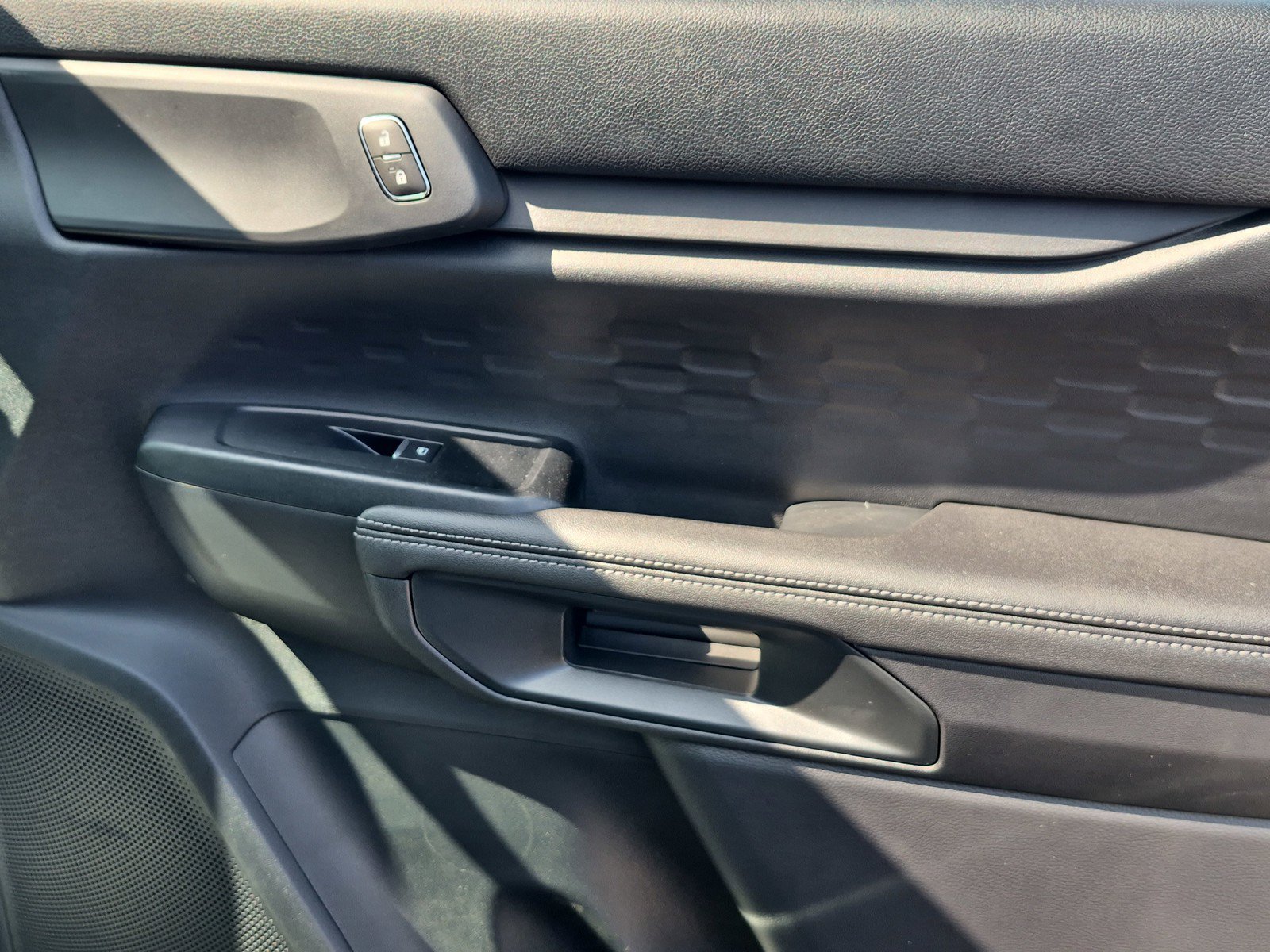 New 2026 Carbonized Gray Metallic Ford XLT image 14