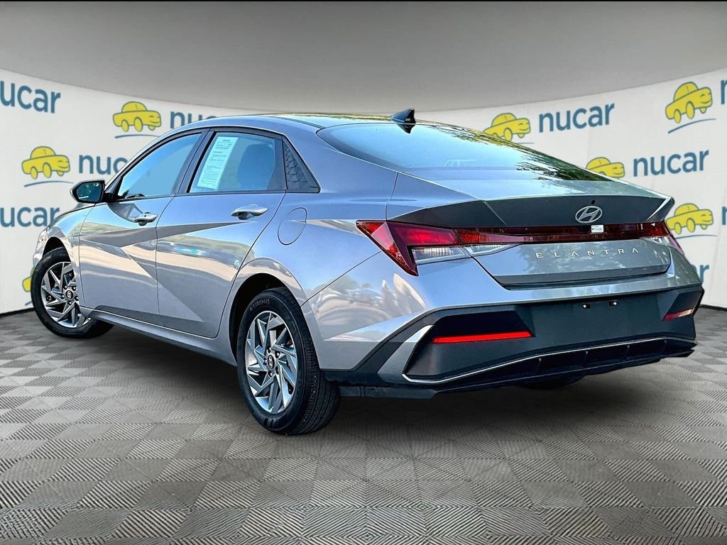 Used 2024 Fluid Metal Hyundai SEL image 4