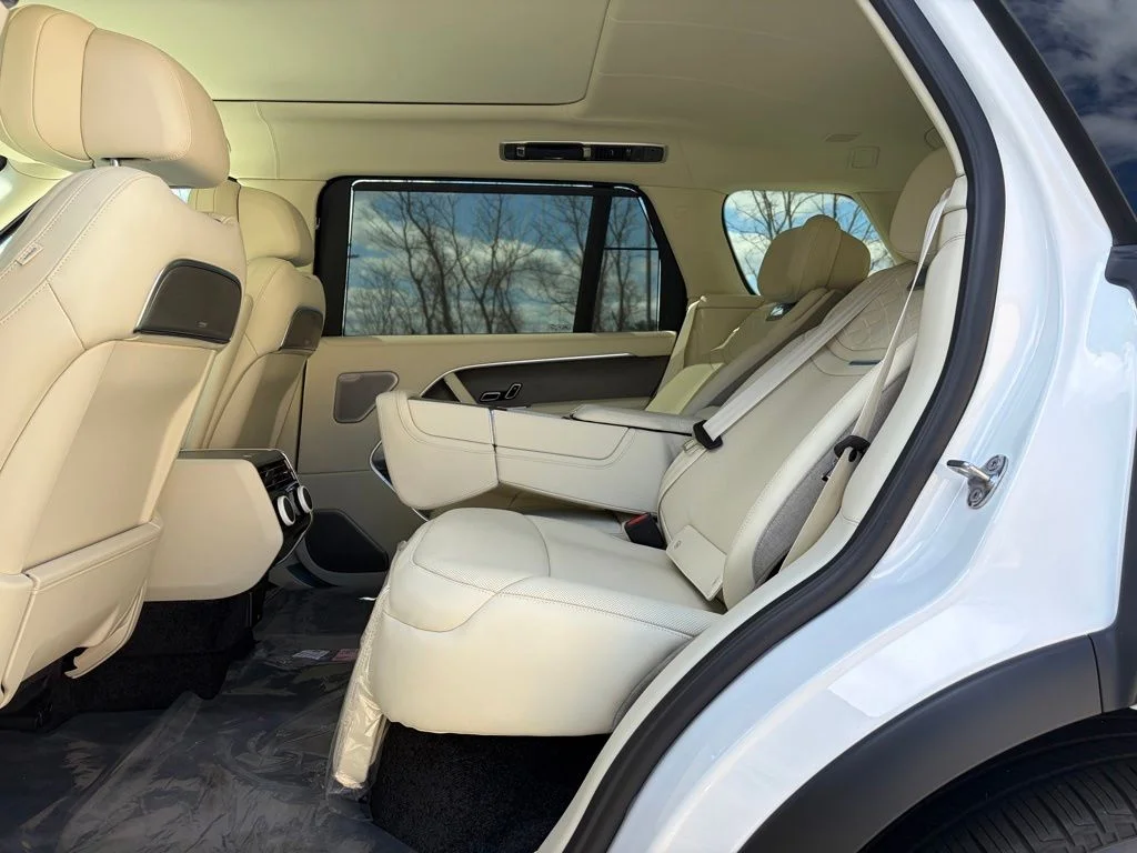 New 2026 White Land Rover SV image 13