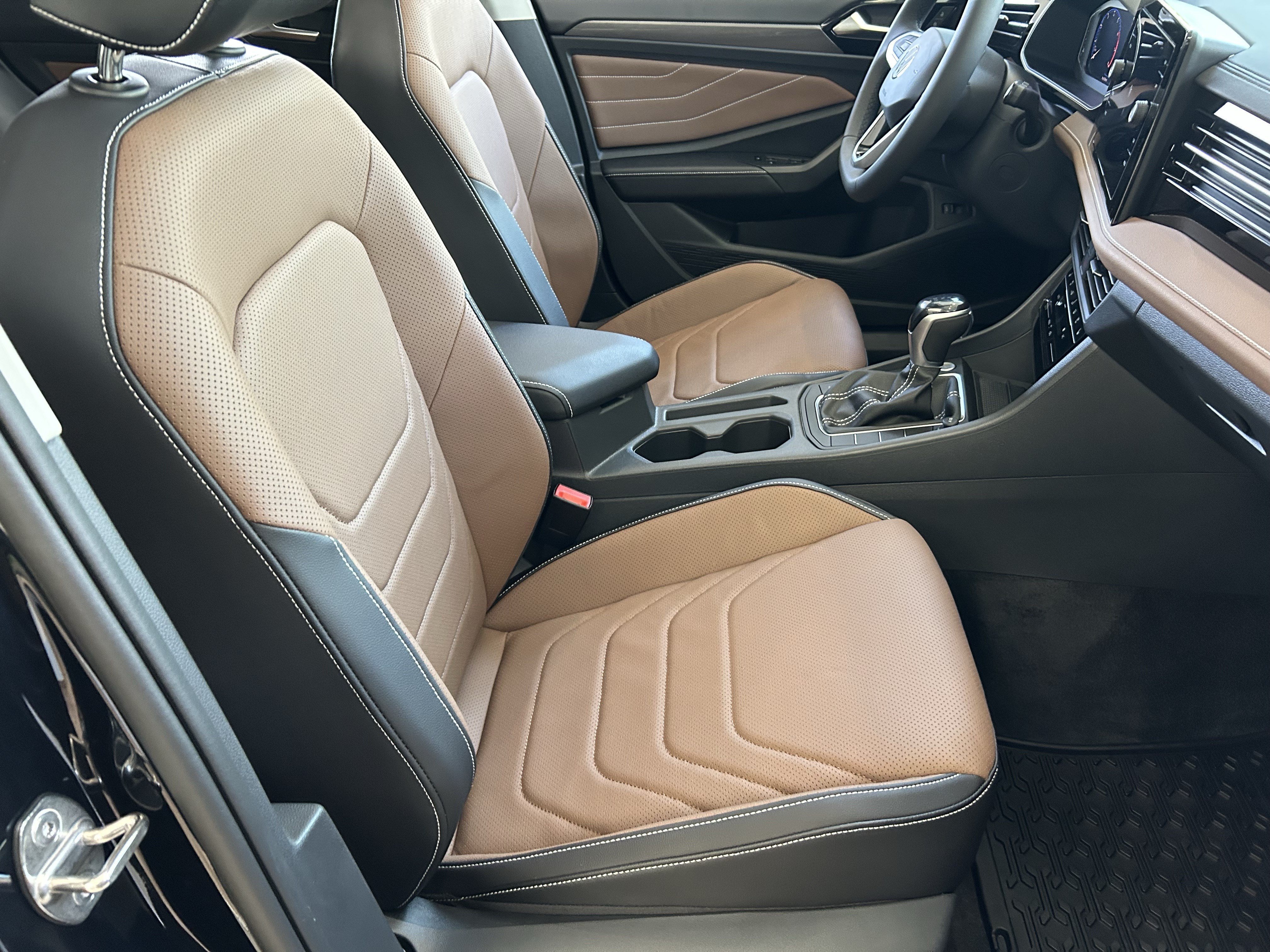 New 2026 Deep Black Pearl Volkswagen SEL image 7