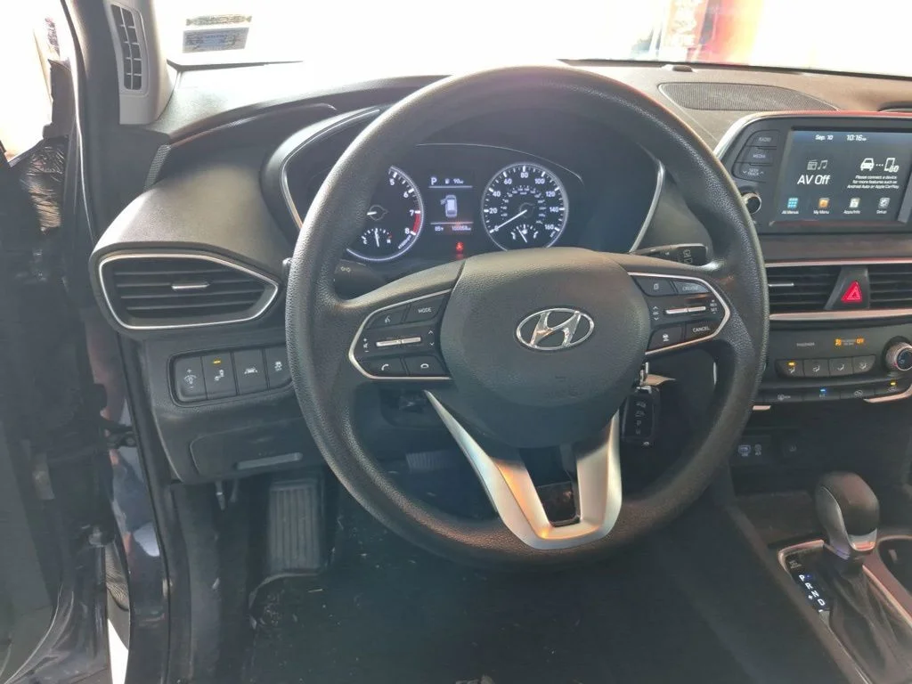 Used 2019 Blue Hyundai SE image 16