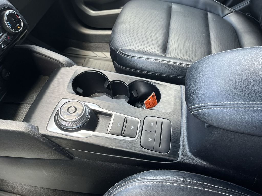 Used 2022 White Ford SEL image 20
