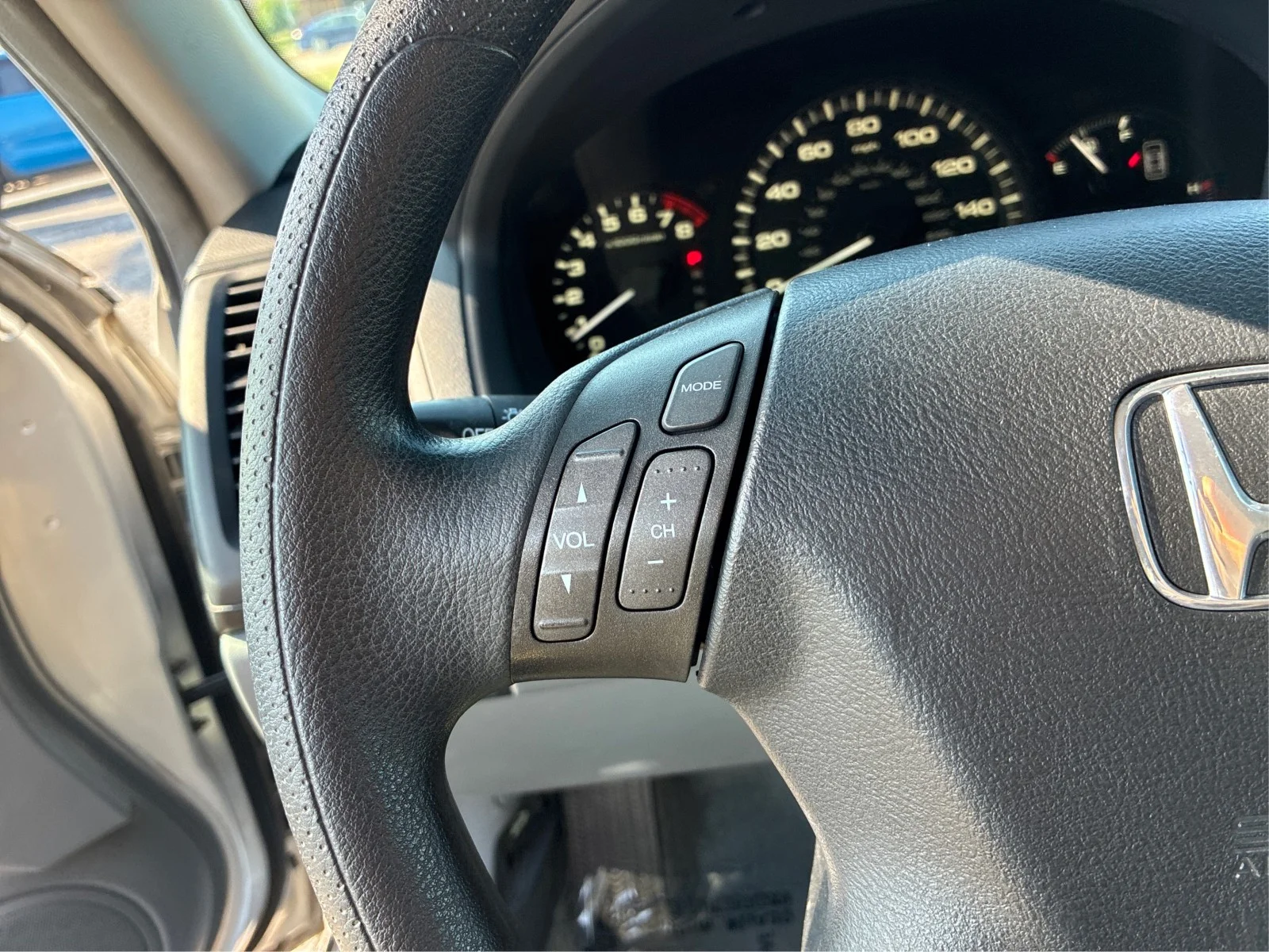 Used 2007 Silver Honda LX SE image 22