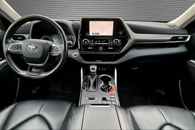 Used 2023 Green Toyota XLE image 7