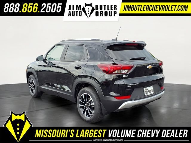 New 2026 Mosaic Black Metallic Chevrolet LT image 18