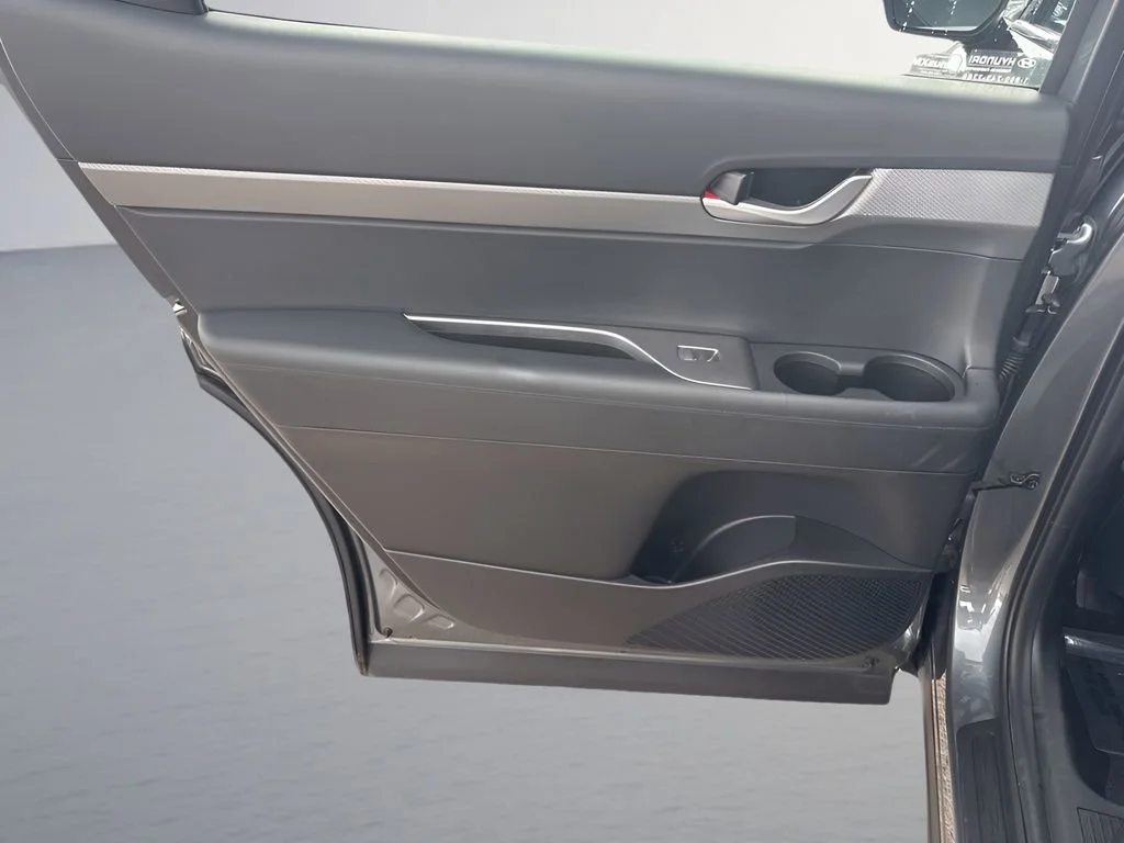 Used 2025 Charcoal Hyundai SEL image 13