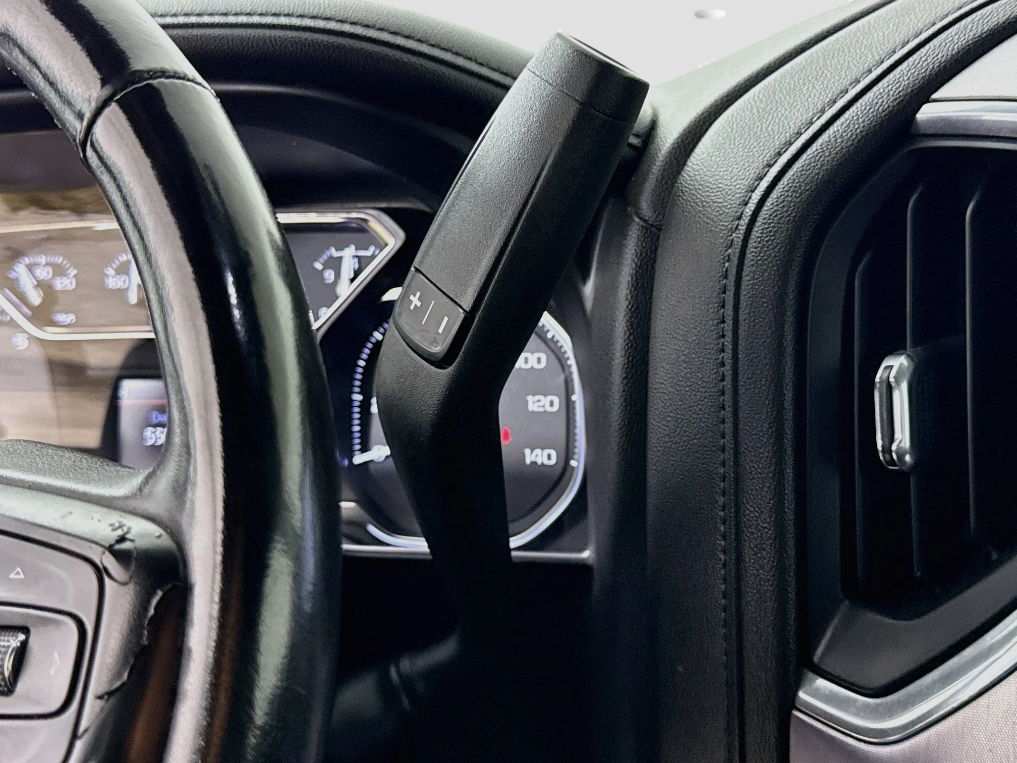 Used 2020 SUMMIT WHITE GMC SLE image 19