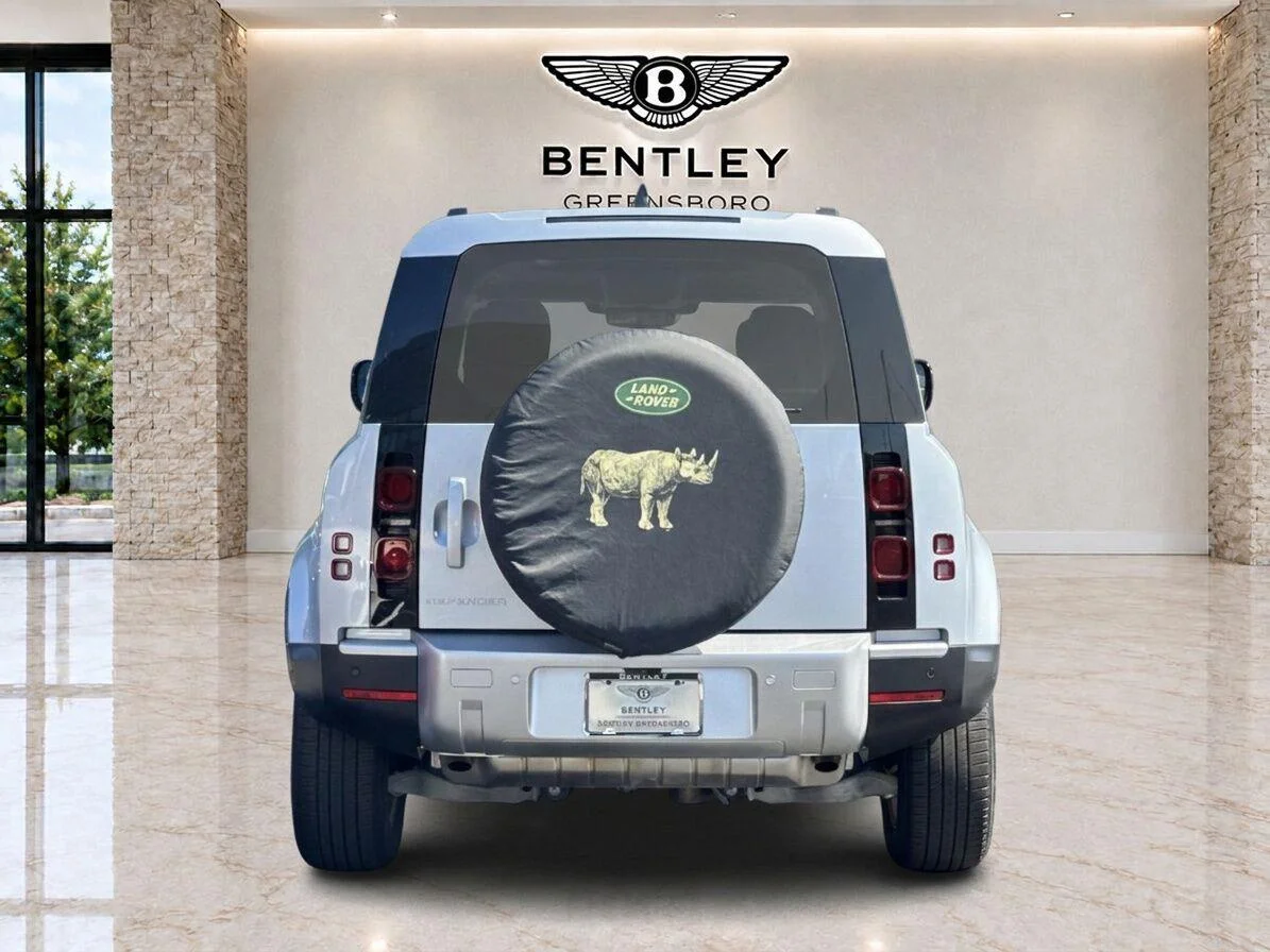 Used 2024 Hakuba Silver Metallic Land Rover S image 4
