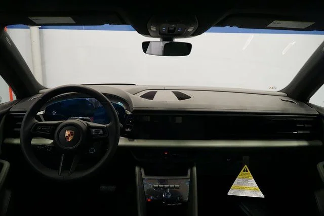 2026 Porsche Macan Base - Photo 17