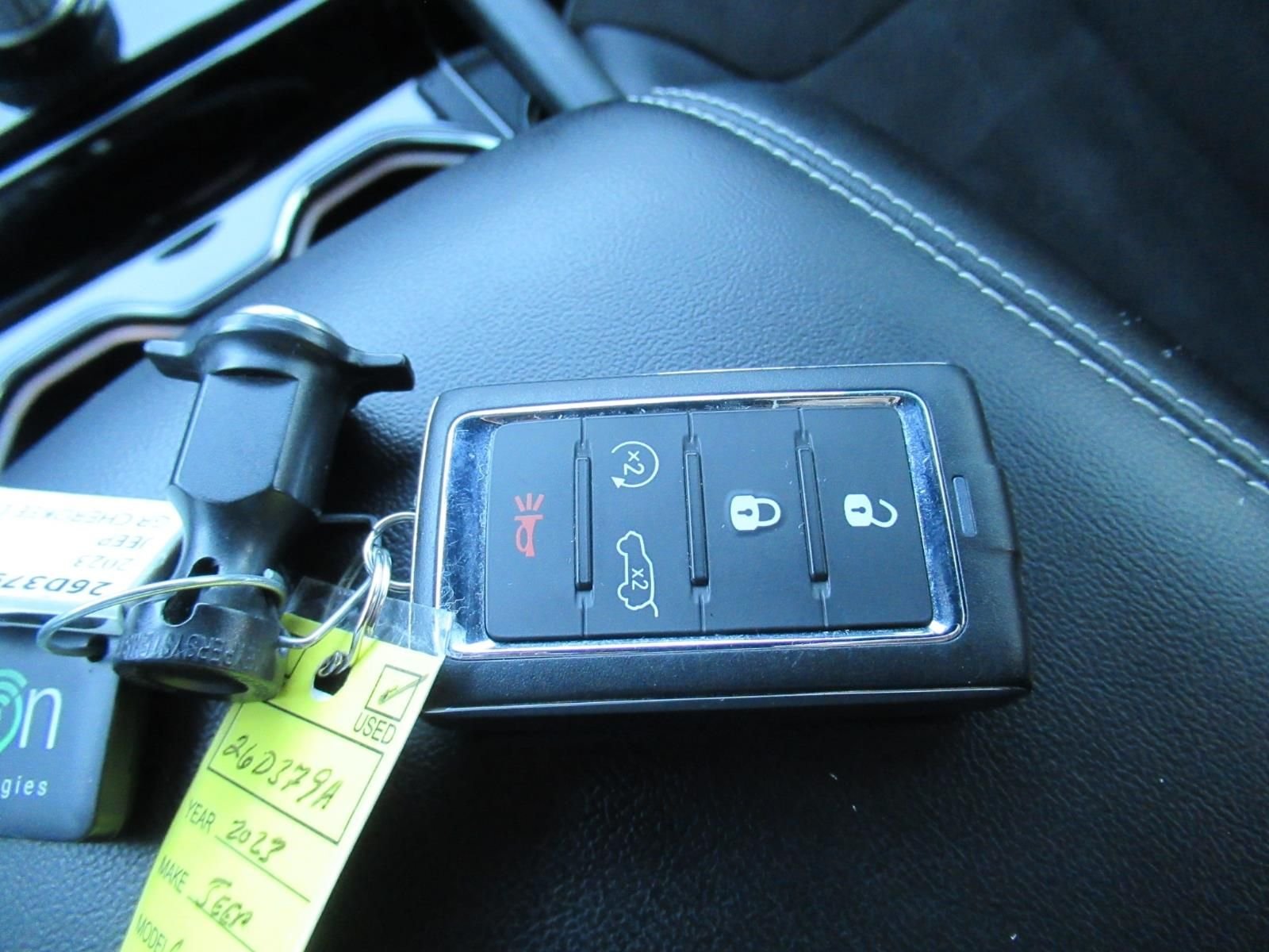 Used 2023 Black Jeep Altitude X image 28
