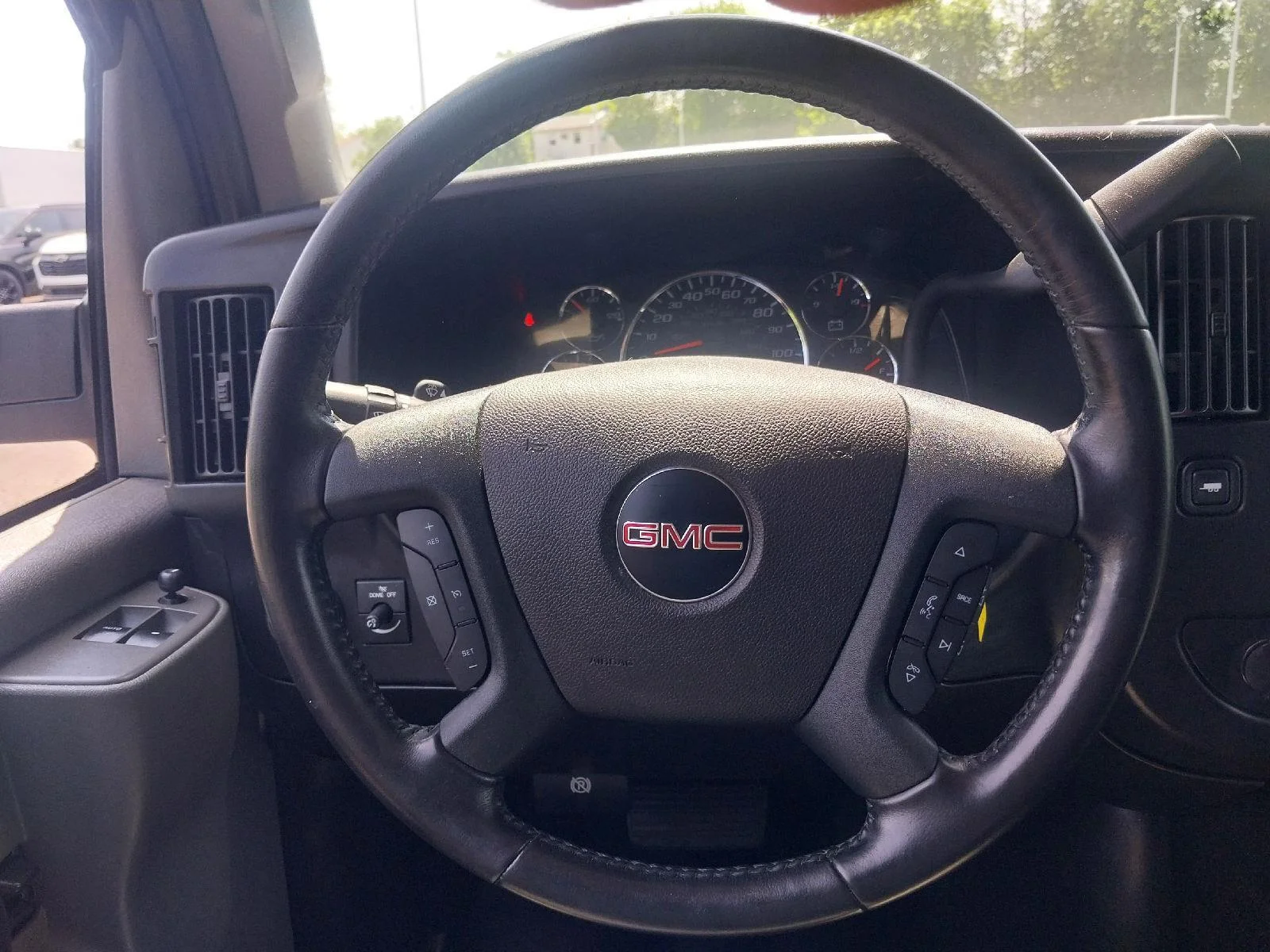2023 GMC Savana Passenger LS - Photo 15