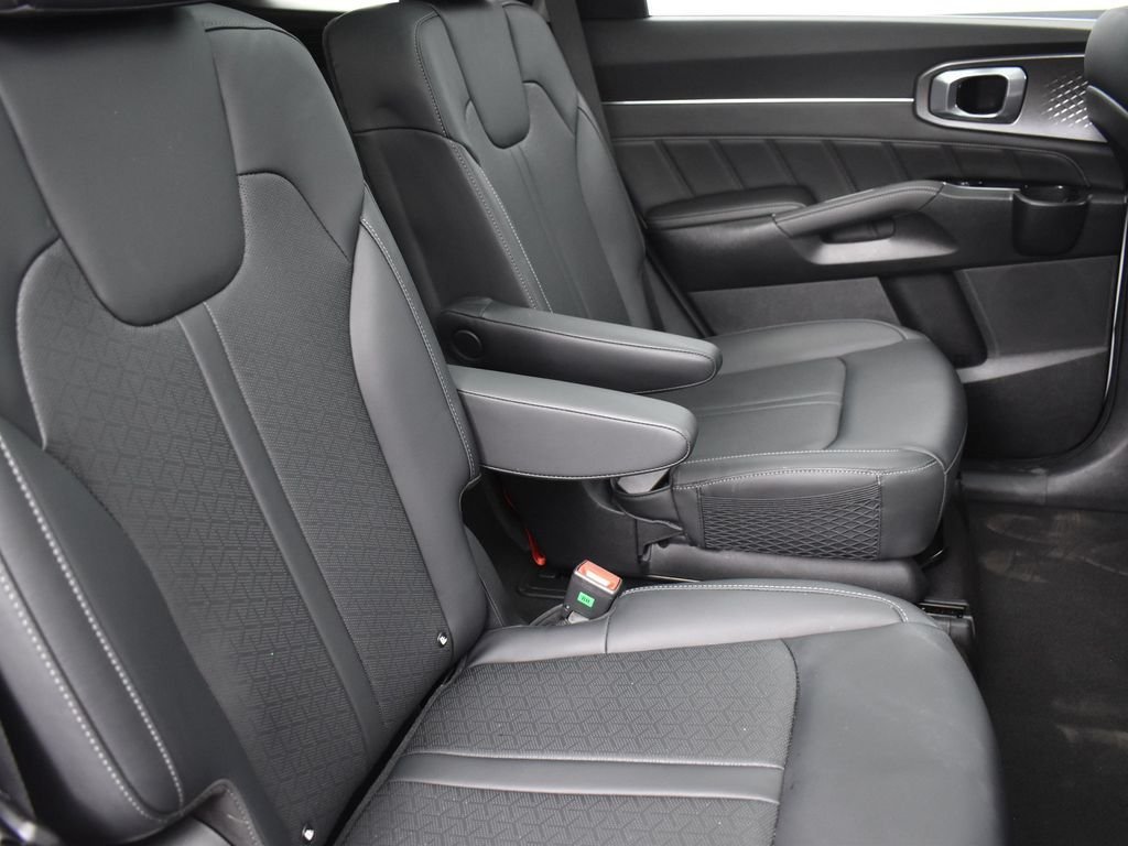 2022 KIA SORENTO - Image 30