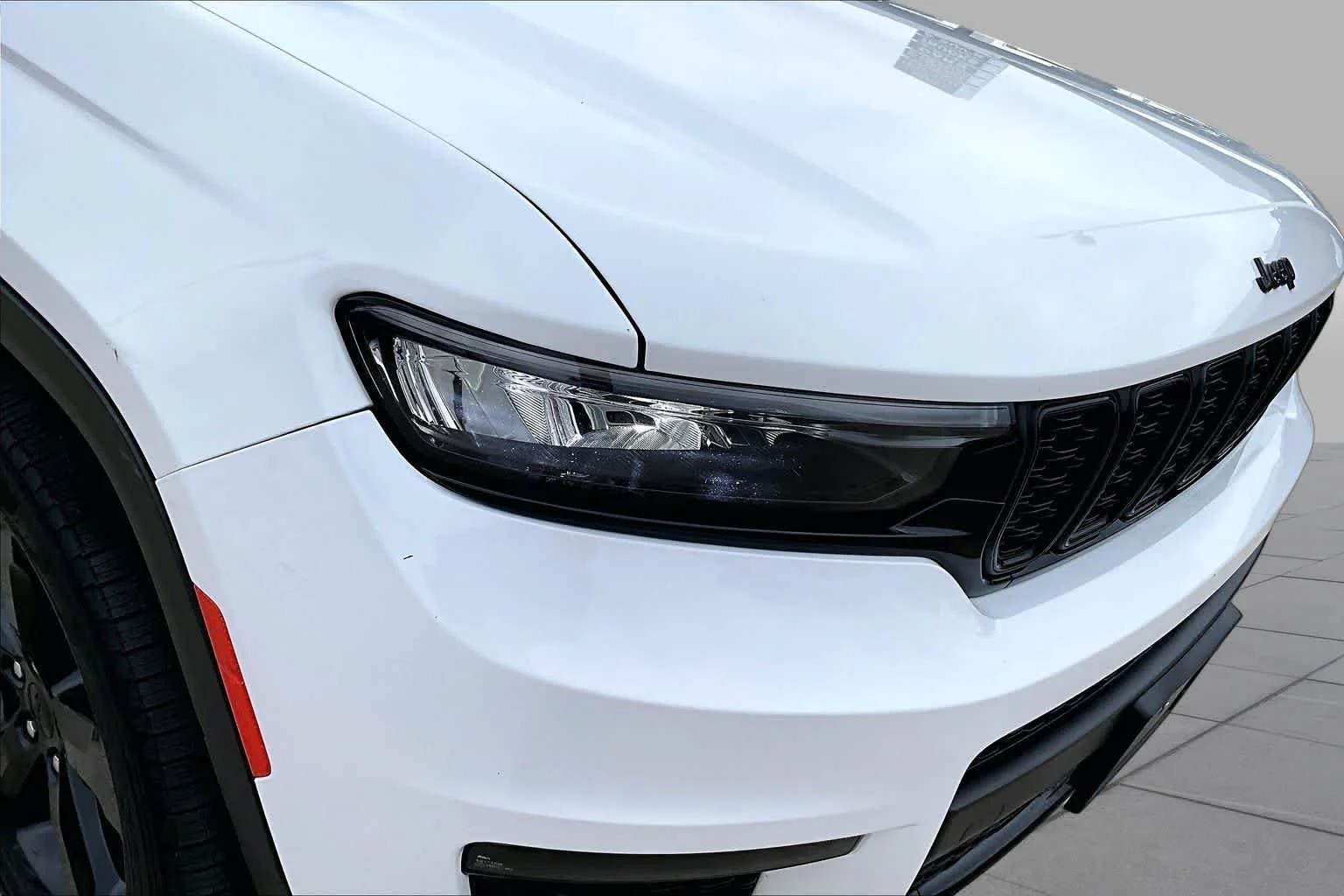 Used 2023 Bright White Clearcoat Jeep Limited image 27
