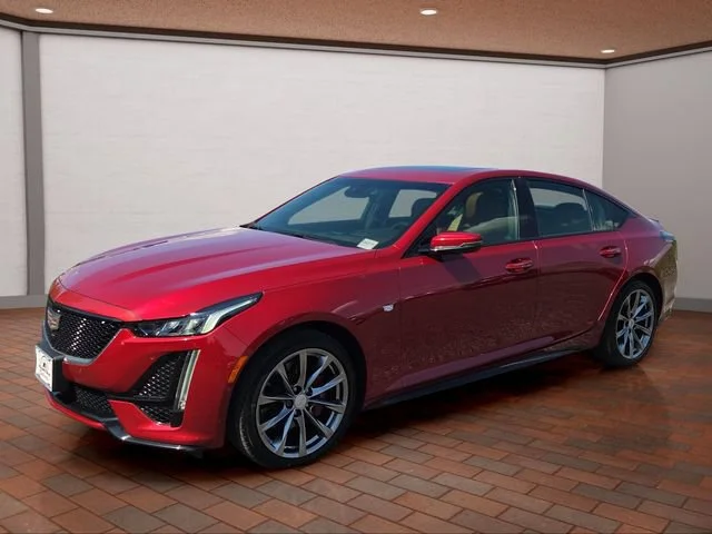 Used 2020 RED OBSESSION TINTCOAT Cadillac Sport image 32