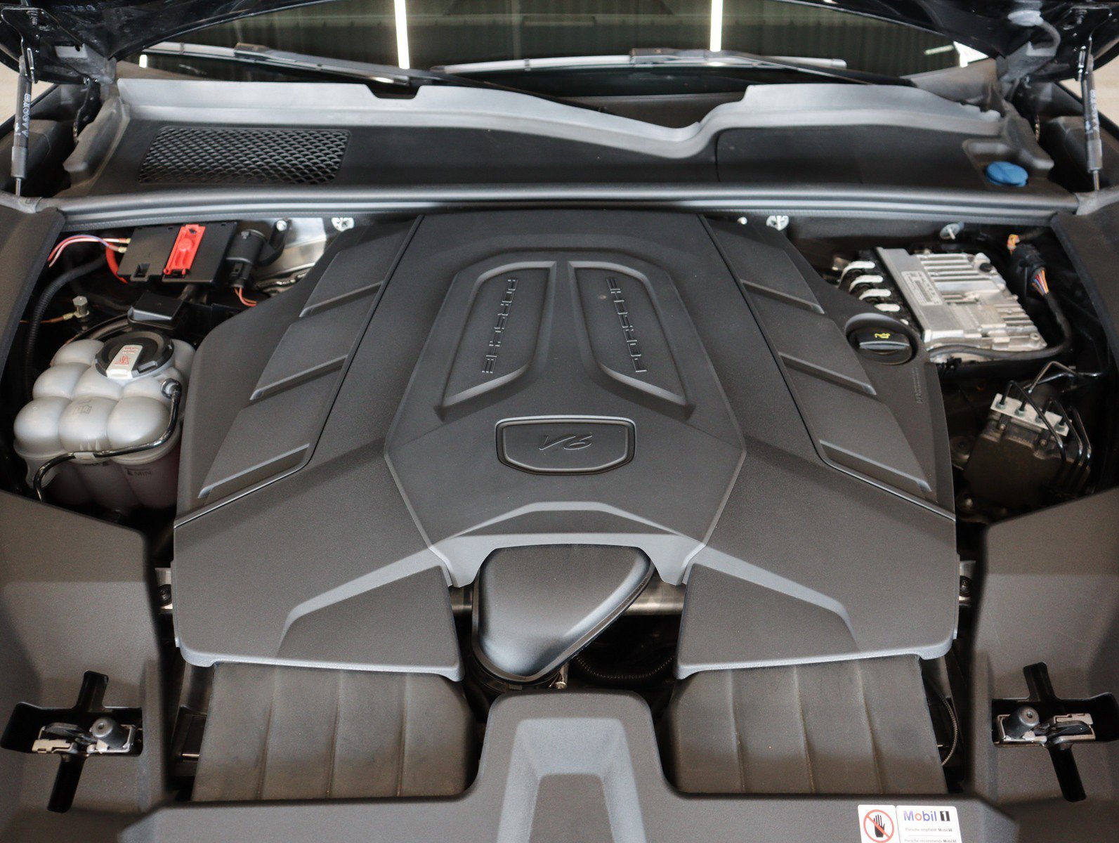 Used 2024 Black Porsche  image 25
