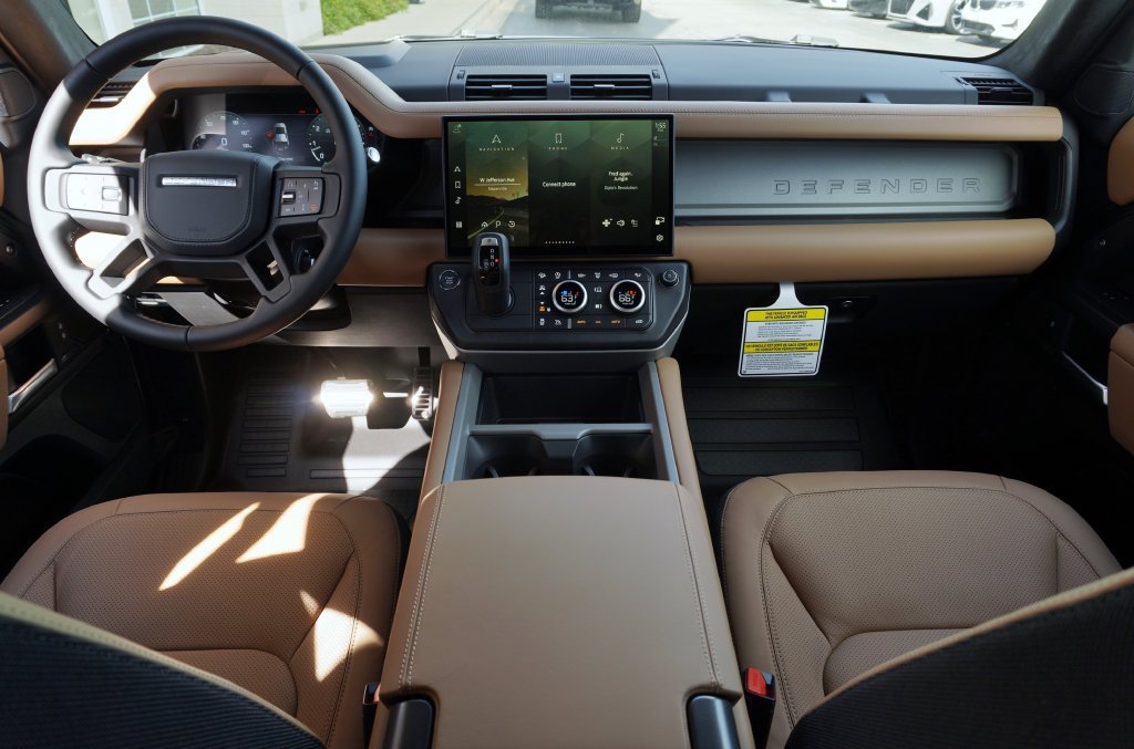 New 2026 Woolstone Green Land Rover X image 8
