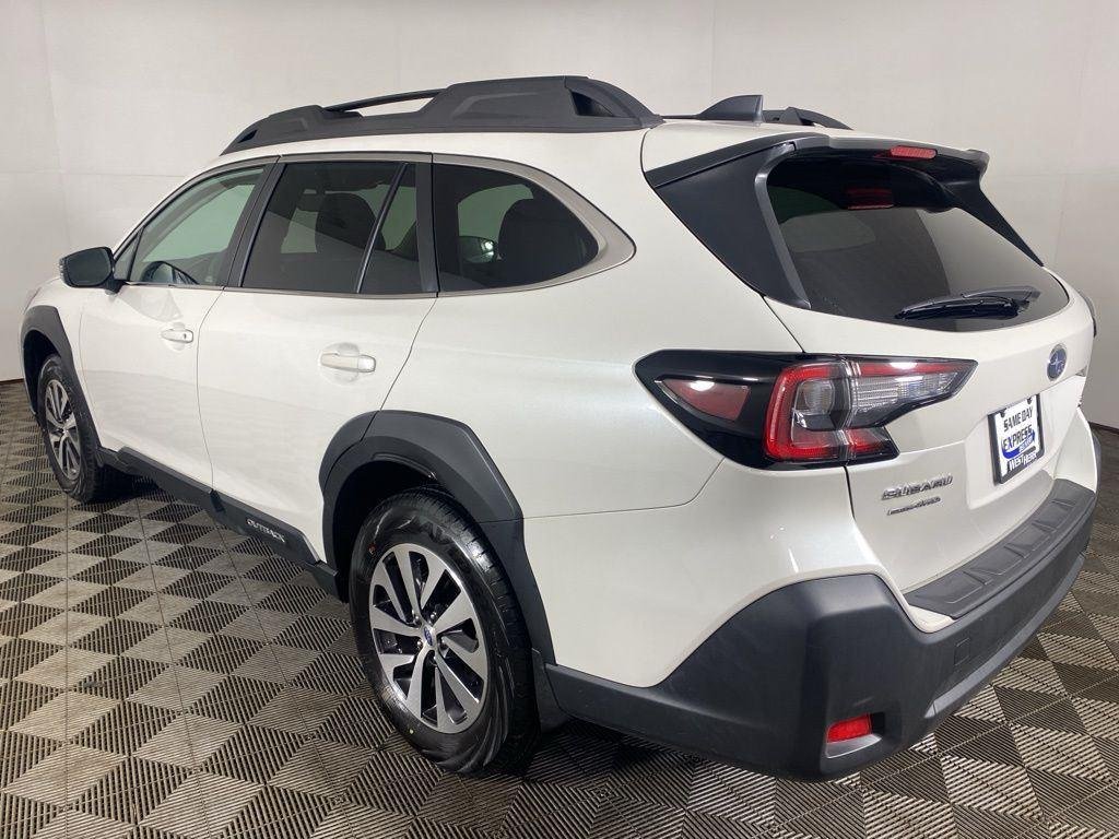 Used 2025 Crystal White Pearl Subaru Premium image 9