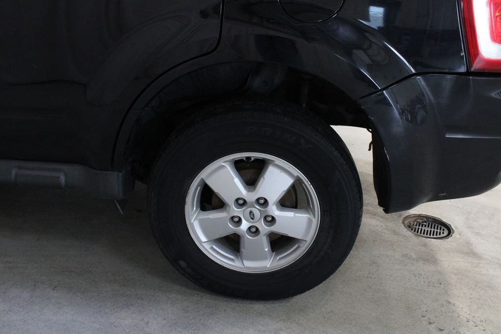 Used 2010 Black Ford XLT image 26