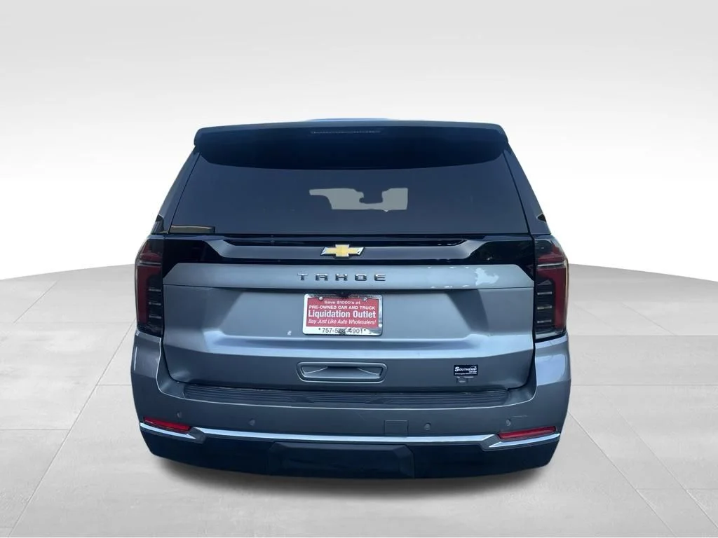 Used 2025 Gray Chevrolet LT image 4