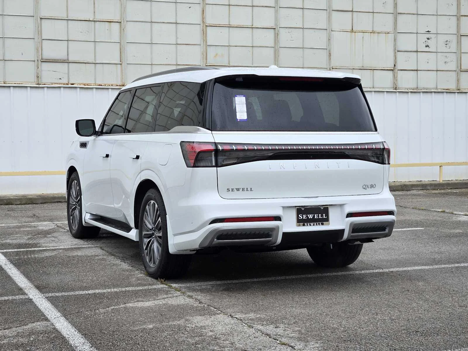 New 2026 RADIANT WHITE INFINITI Luxe 2WD image 3
