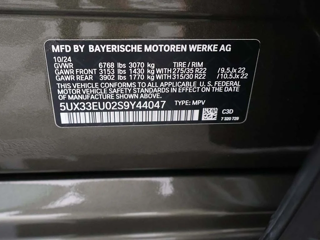 Used 2025 Green BMW M60i image 61