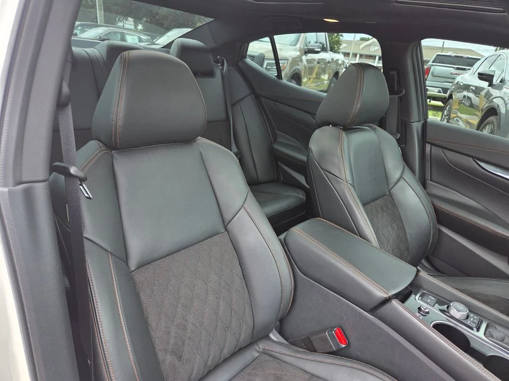 Used 2023 White Nissan SR image 30