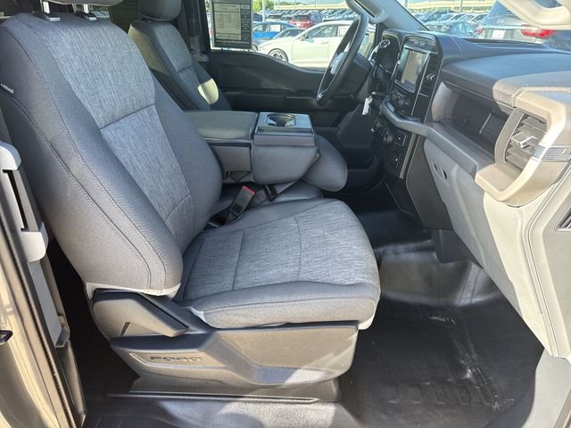 Used 2022  Ford XL image 14