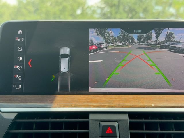 Used 2019 White BMW sDrive30i image 22