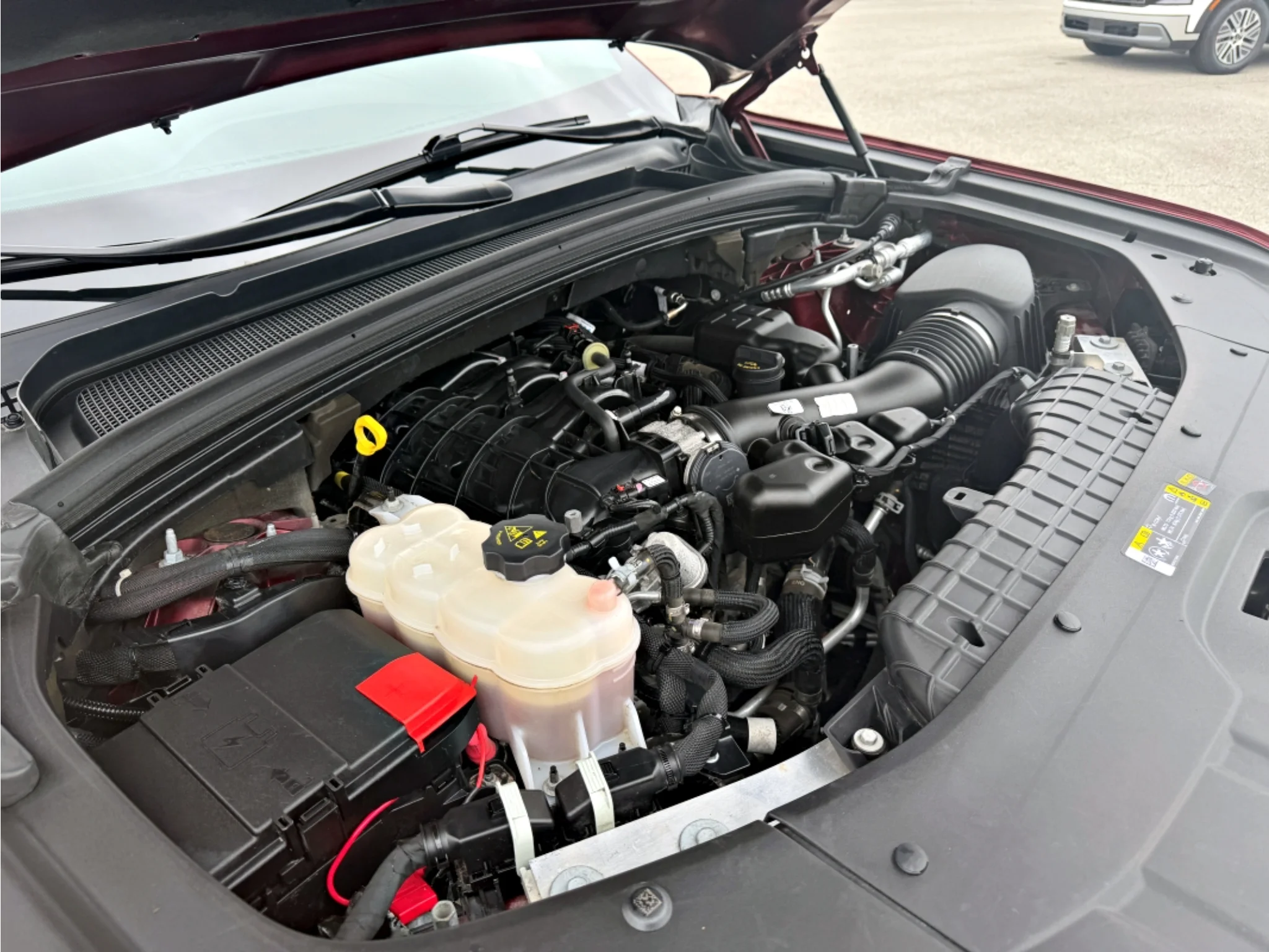 Used 2022 Velvet Red Pearl Jeep Limited image 25