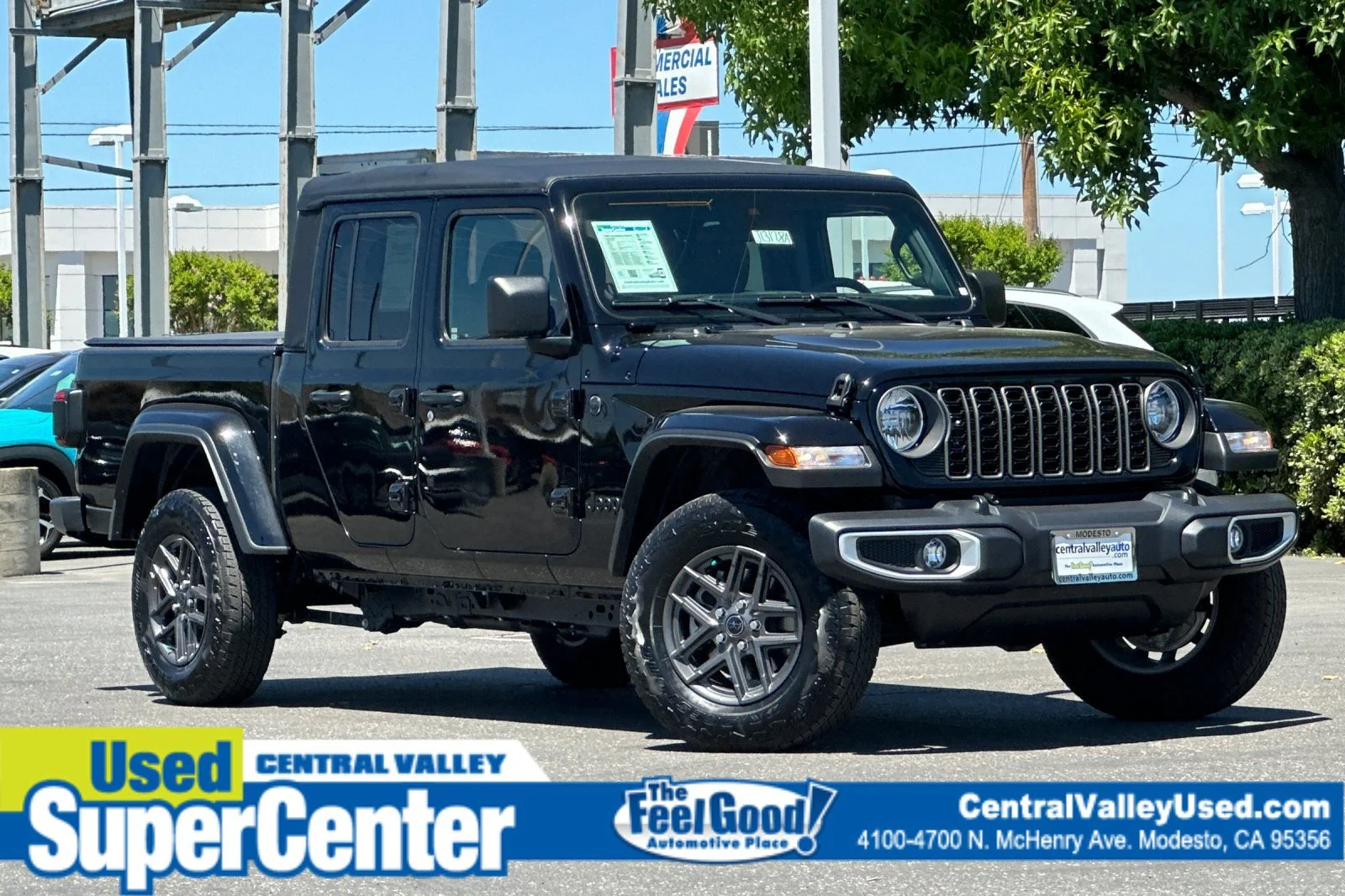 Used 2025 Black Clearcoat Jeep Sport S image 1