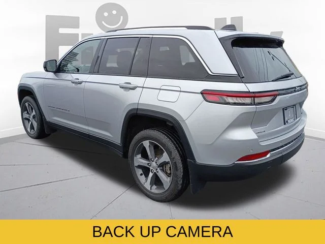 Used 2023 Silver Jeep Limited image 8