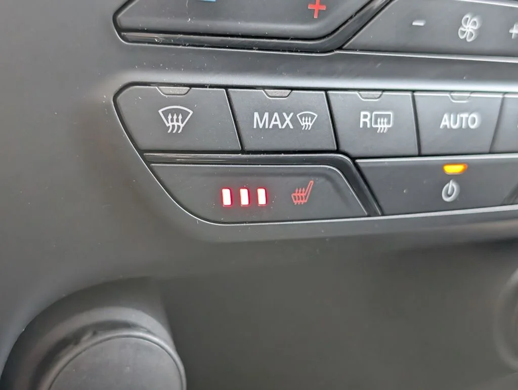Used 2022 Black Ford XLT image 15