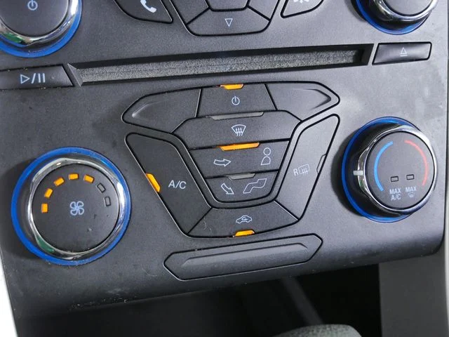 Used 2013 Gray Ford SE image 28