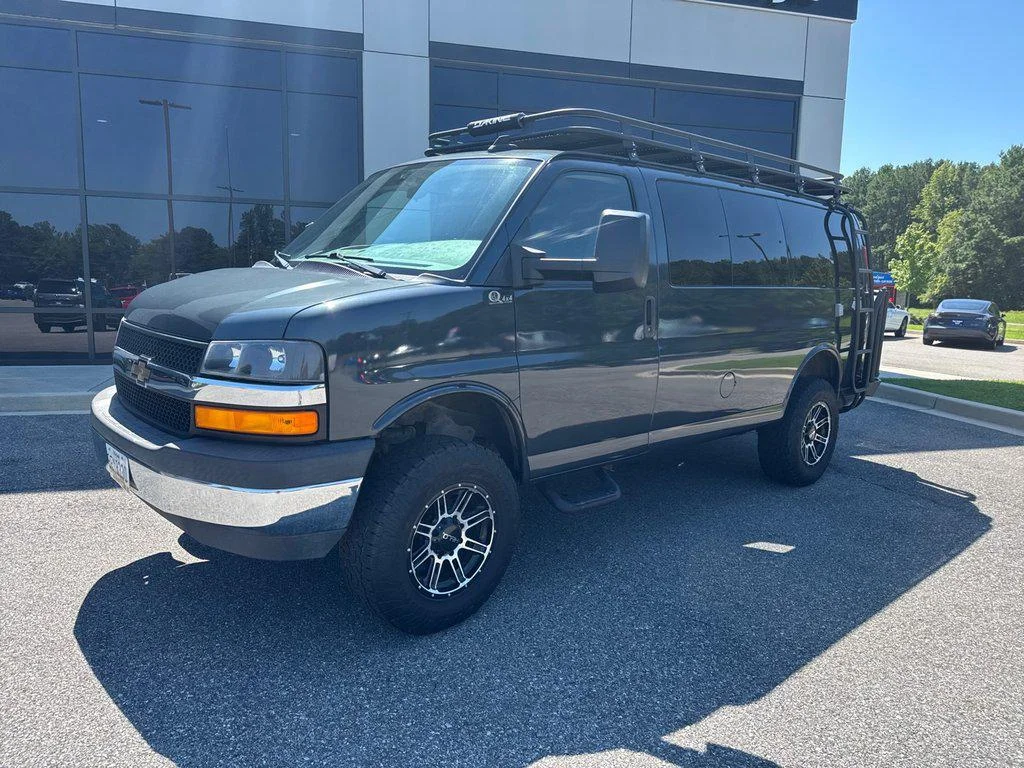 2017 Chevrolet Express Passenger LS