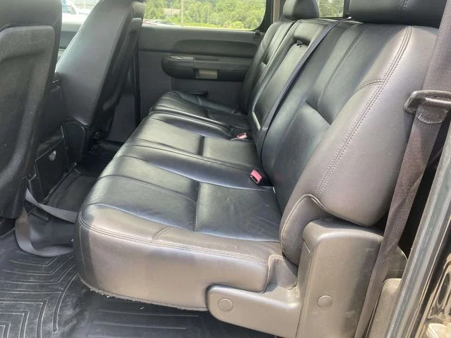 Used 2009 Black Chevrolet LT image 10