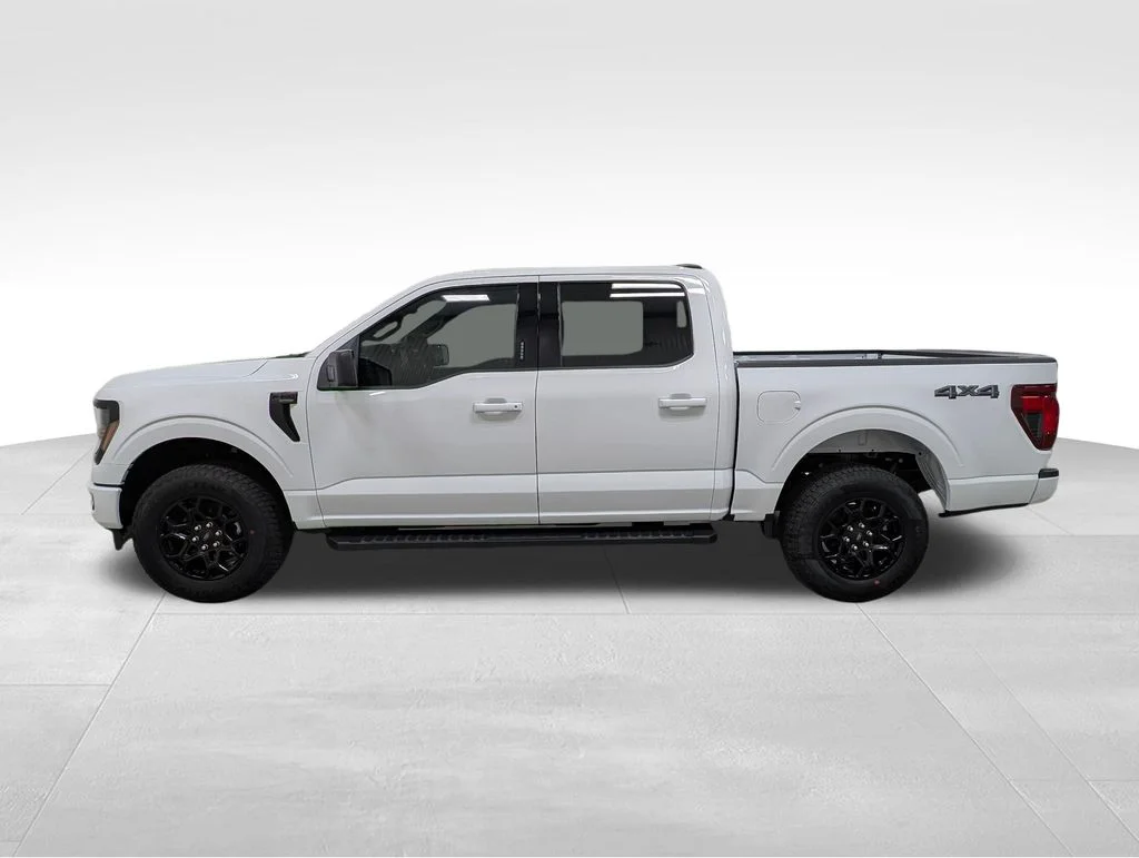 New 2026 Oxford White Ford XLT image 1