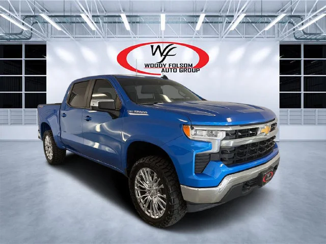 Used 2025 Blue Chevrolet LT image 3
