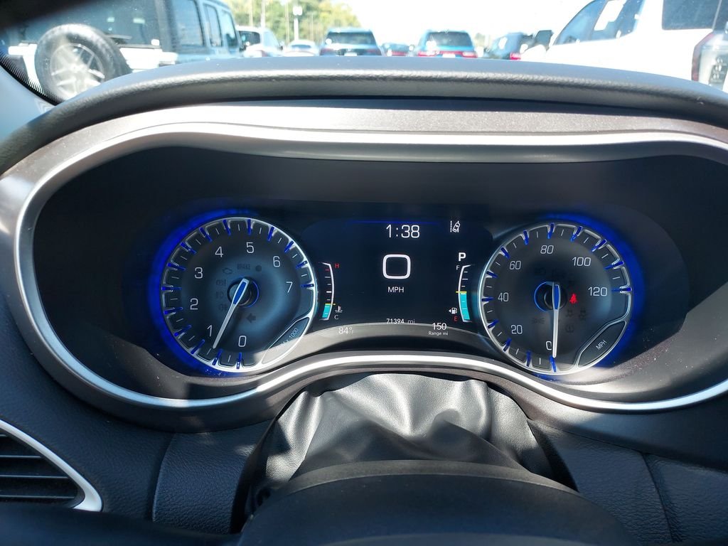 Used 2023 Gray Chrysler Touring L image 18
