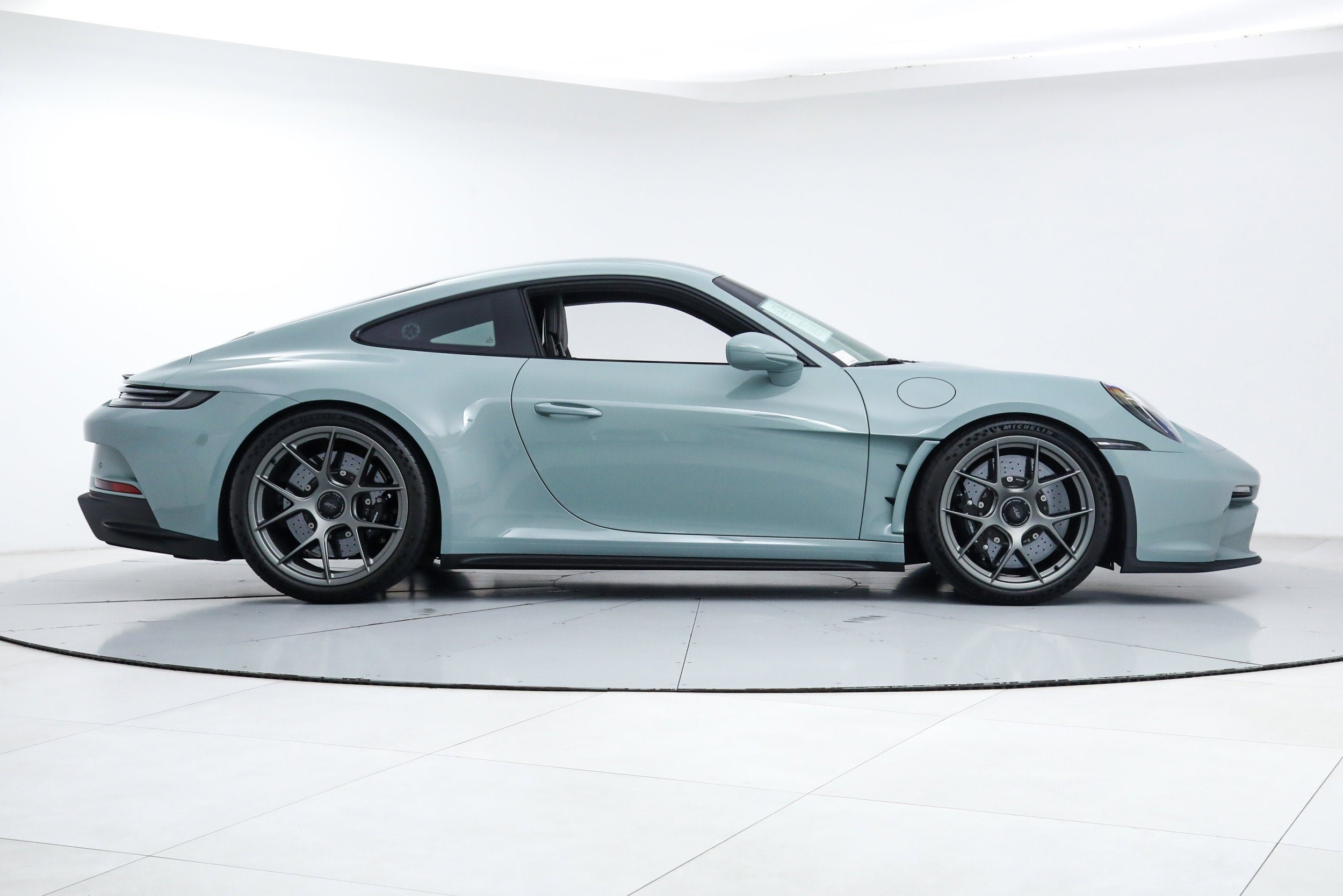 Used 2024 Green Porsche S/T image 6