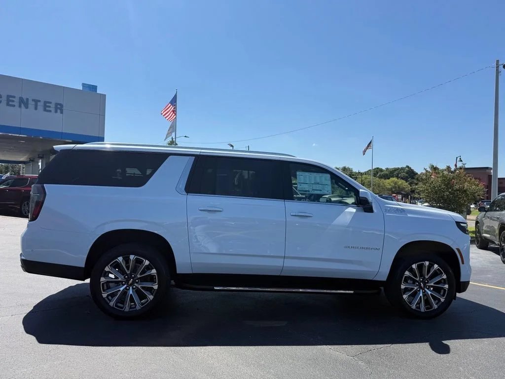 New 2026 Polar White Tricoat Chevrolet High Country image 9
