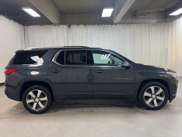 Used 2018 GRAPHITE METALLIC Chevrolet LT Leather image 3