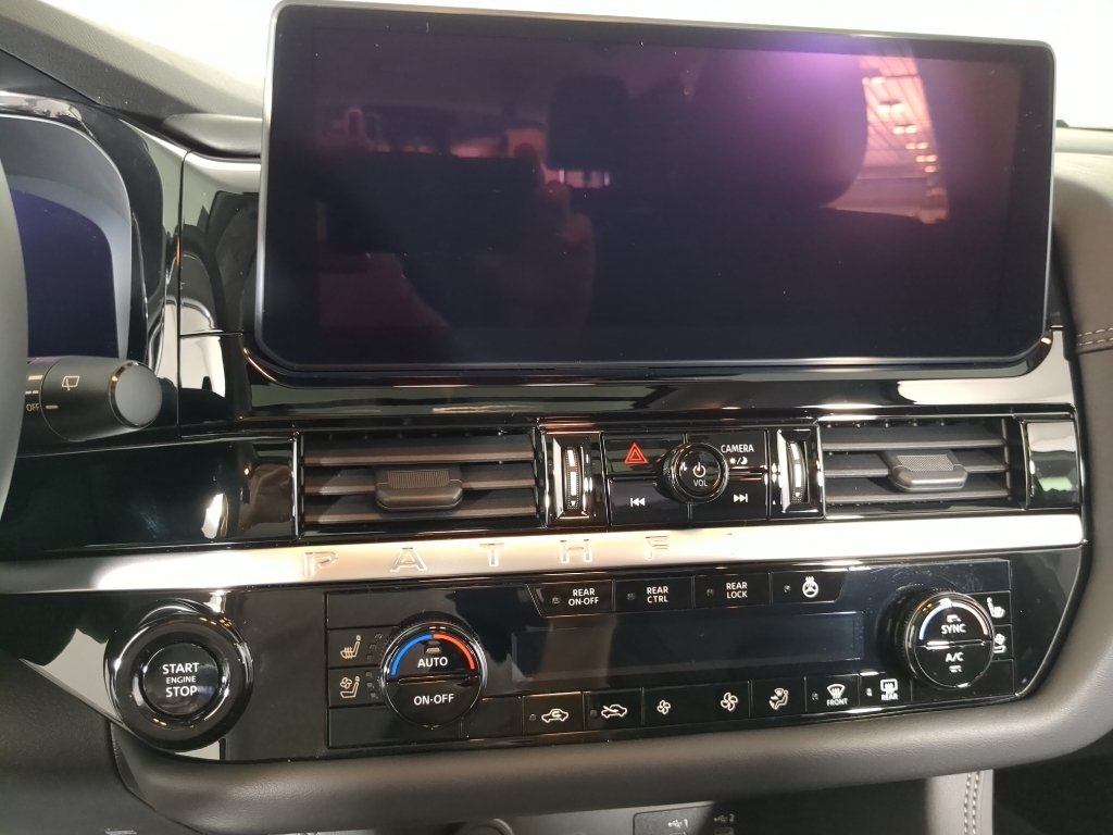 New 2026 Super Black Nissan Platinum image 17