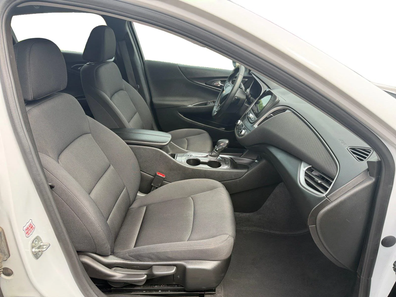 Used 2024 Summit White Chevrolet 1LT image 24