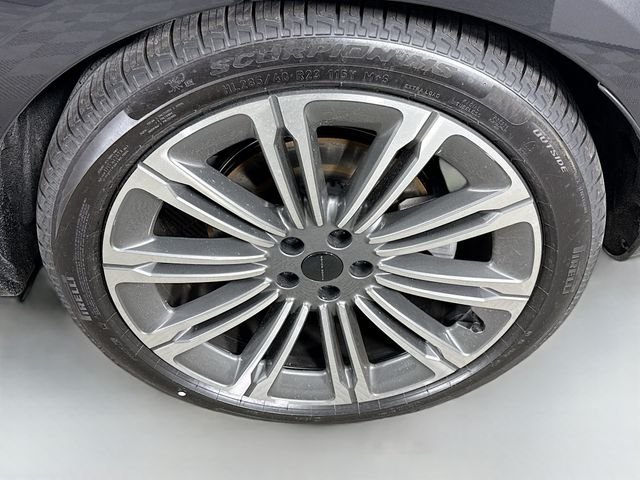 New 2026 Carpathian Grey Land Rover SE image 33