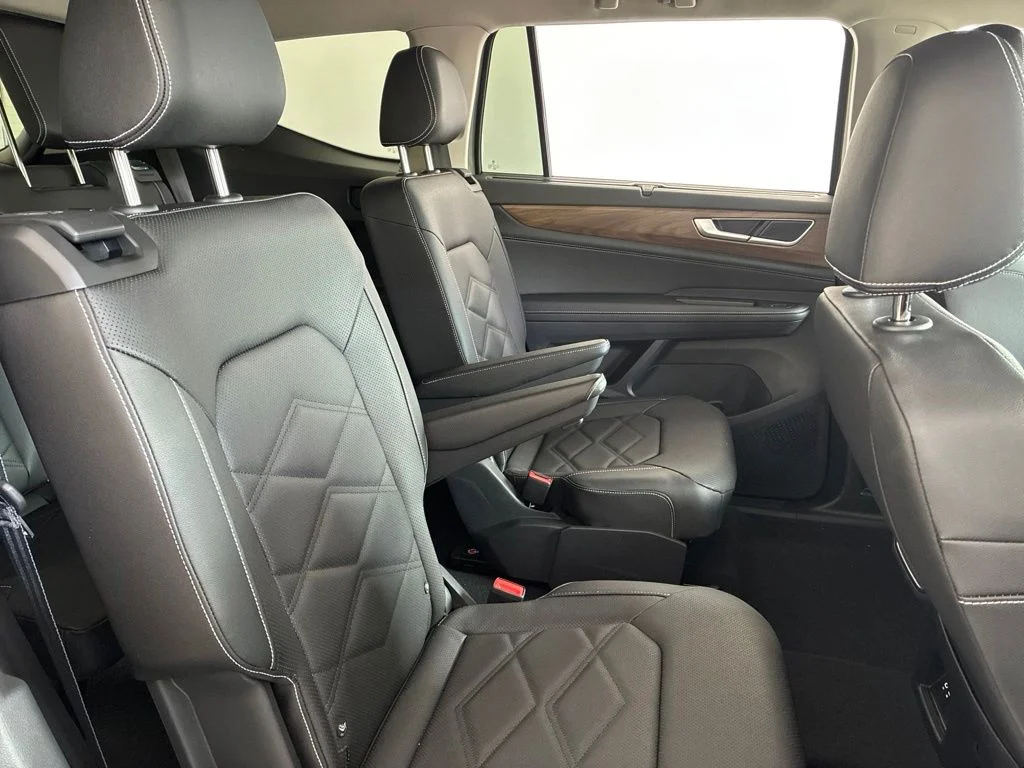 New 2026 Green Volkswagen 2.0T SE w/Technology image 30