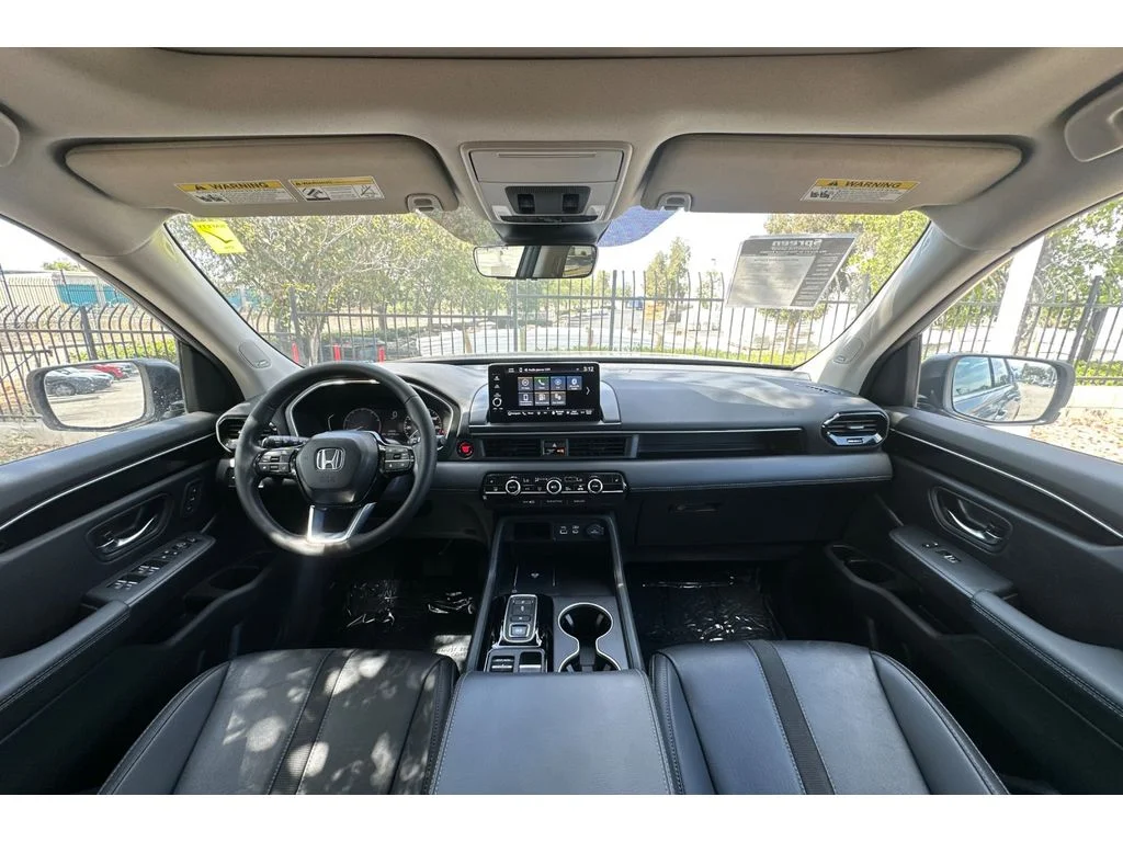 Used 2024 Modern Steel Metallic Honda Touring image 15