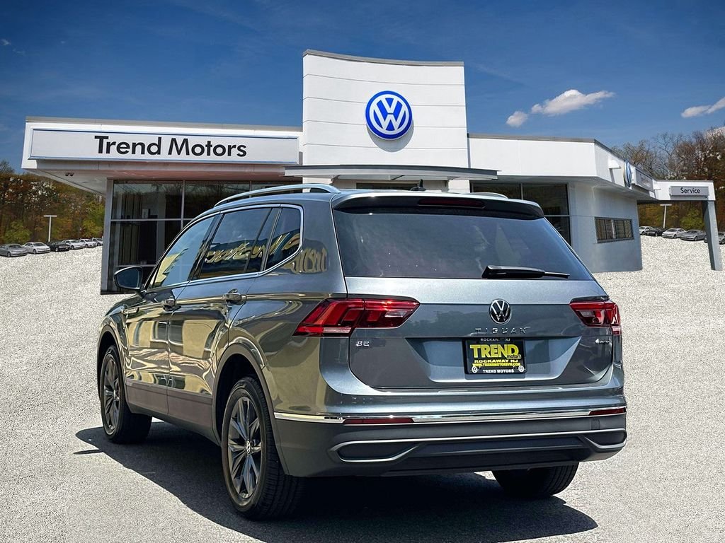Certified Used 2024 Gray Volkswagen 2.0T SE image 4