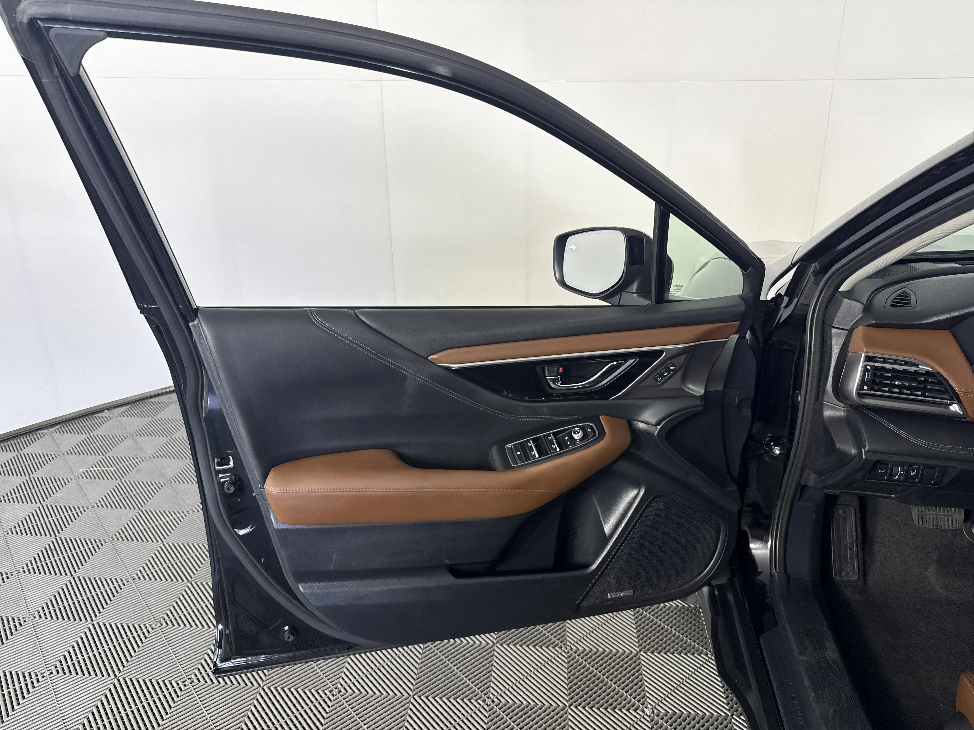 Used 2021 Crystal Black Silica Subaru Touring XT image 26